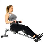 Beste roeiapparaat voor thuis Sunny Health & Fitness SF-RW1205 Roeitoestelrower met 12-traps aanpasbare hydraulische weerstand, digitale monitor en max. 100 kg gewicht, ergometer, trainingscomputer, roeimachine voor thuis.